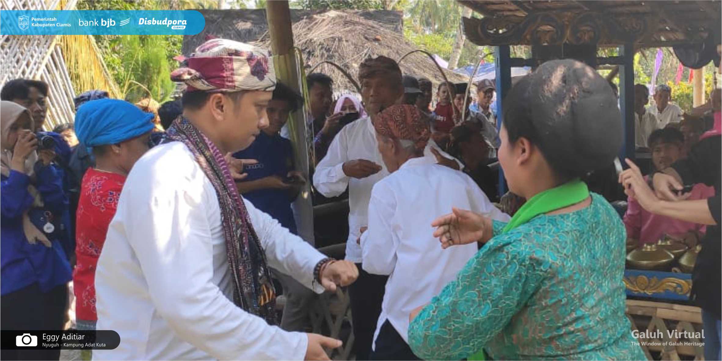 Nyuguh - Kampung Adat Kuta