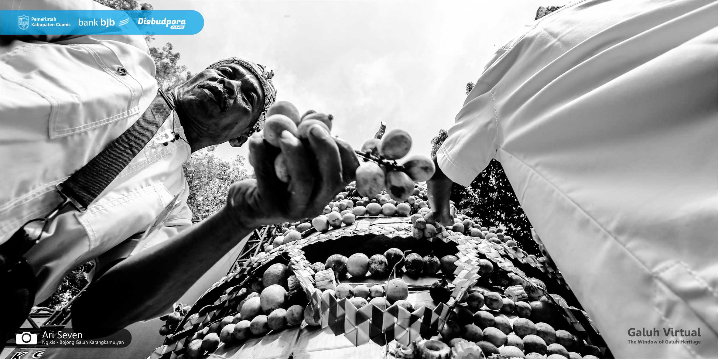 Gunungan Prosesi Adat Ngikis.